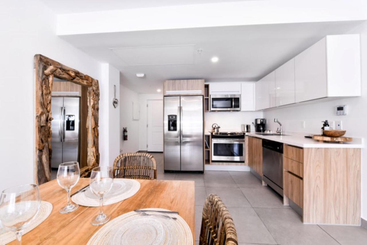 Stylish Luxury Condo, Central Location, Ocean View, Pool, Gym Oranjestad Zewnętrze zdjęcie