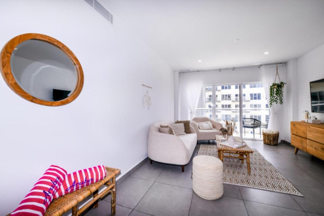 Stylish Luxury Condo, Central Location, Ocean View, Pool, Gym Oranjestad Zewnętrze zdjęcie