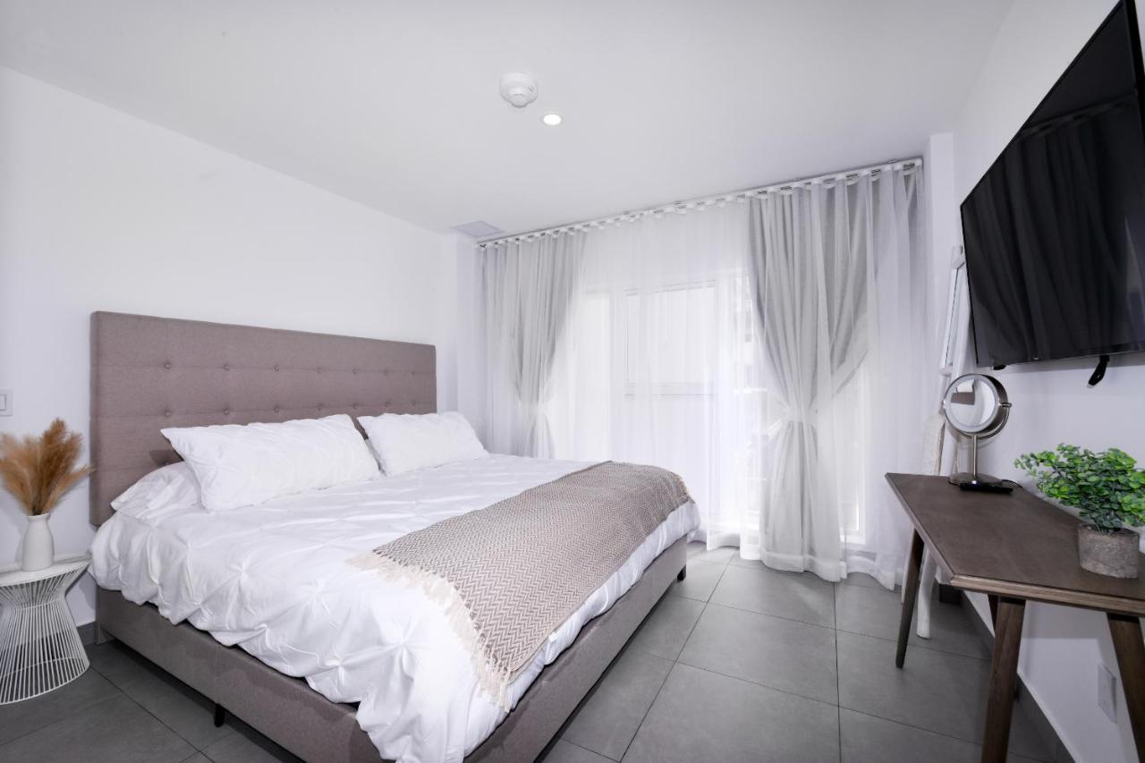Stylish Luxury Condo, Central Location, Ocean View, Pool, Gym Oranjestad Zewnętrze zdjęcie
