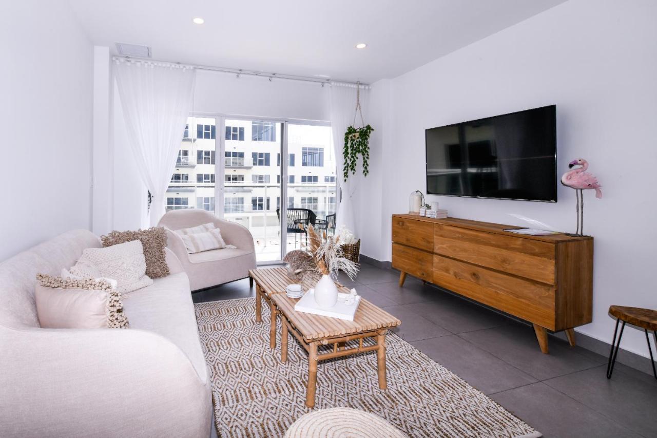 Stylish Luxury Condo, Central Location, Ocean View, Pool, Gym Oranjestad Zewnętrze zdjęcie