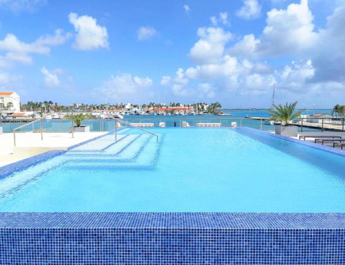 Stylish Luxury Condo, Central Location, Ocean View, Pool, Gym Oranjestad Zewnętrze zdjęcie