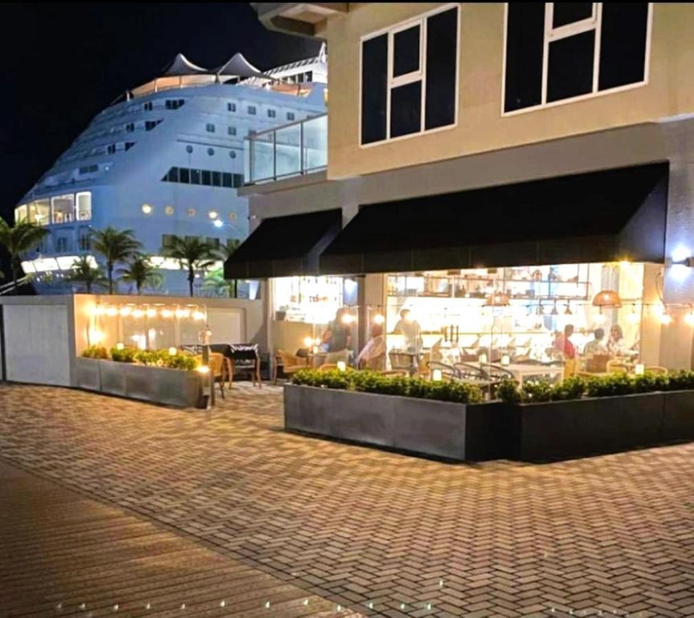 Stylish Luxury Condo, Central Location, Ocean View, Pool, Gym Oranjestad Zewnętrze zdjęcie